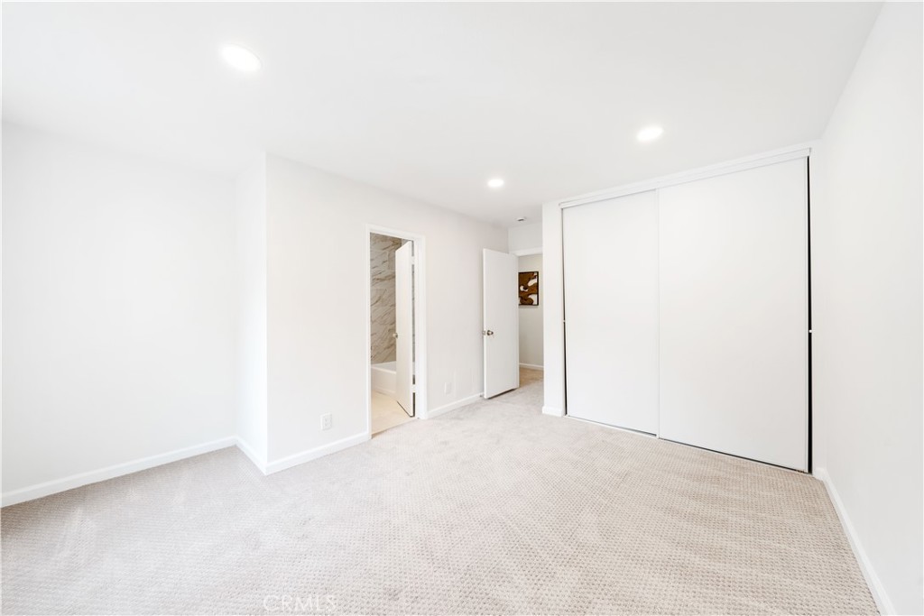 5674 Windsor Way 201