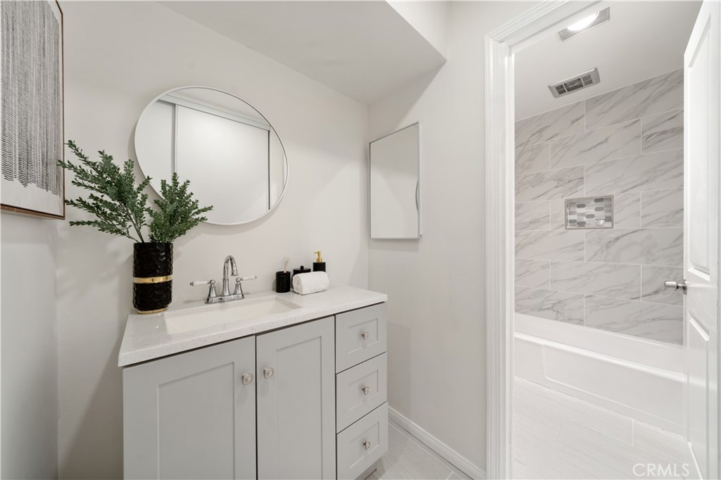 5674 Windsor Way 201