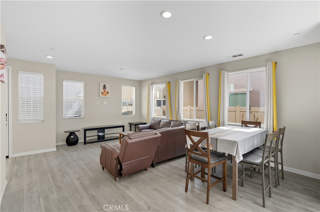 13846 Farmhoue
