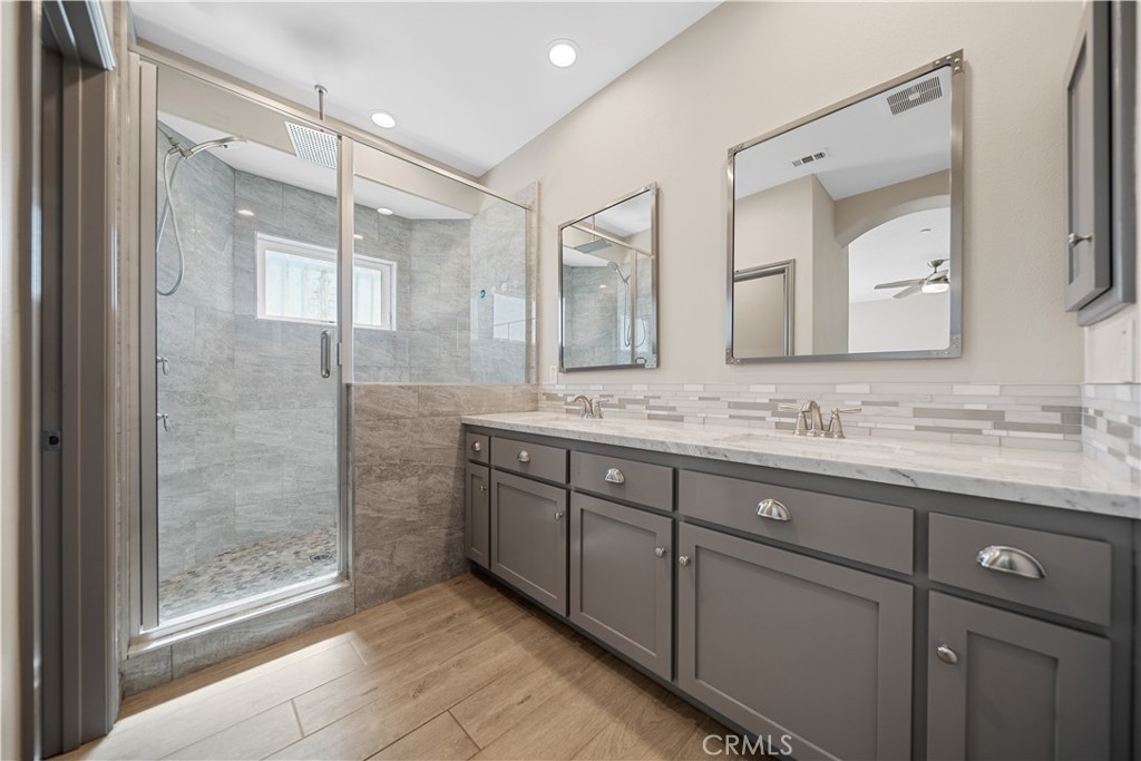 2987 Cayucos Dr