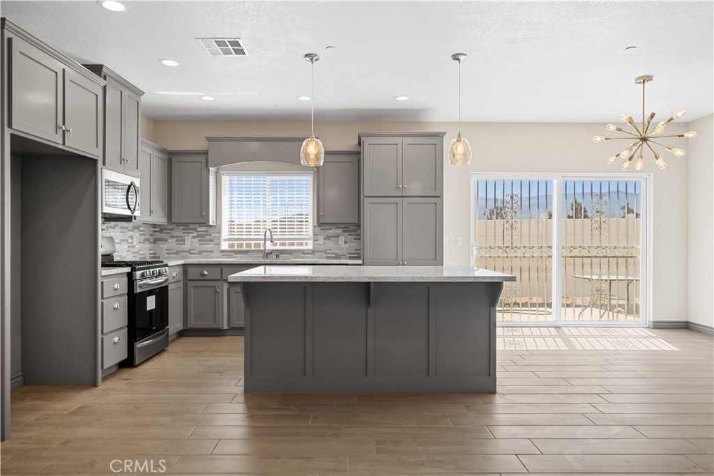 2987 Cayucos Dr
