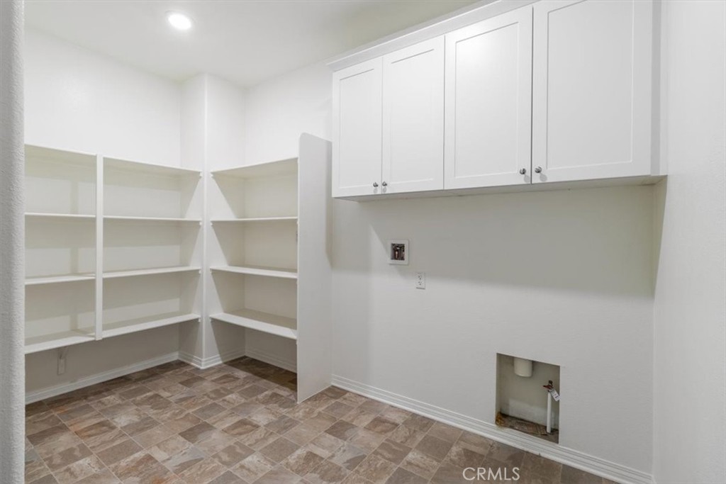 4852 S Jordan Avenue