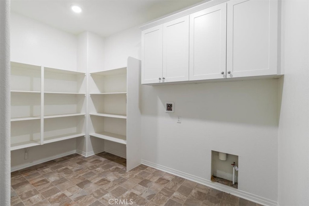 4852 S Jordan Avenue