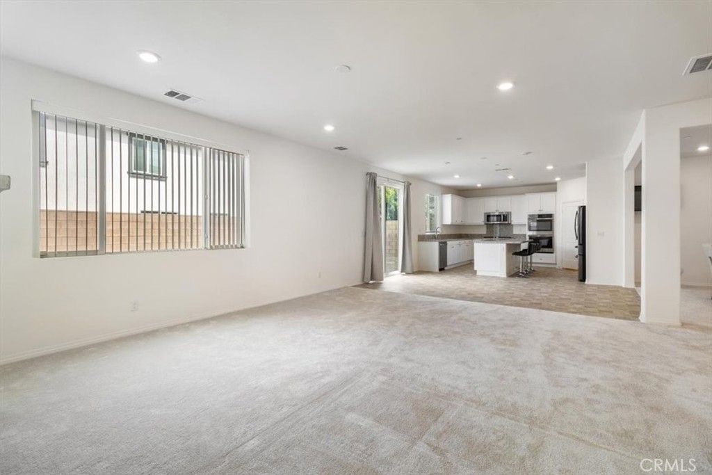 4852 S Jordan Avenue