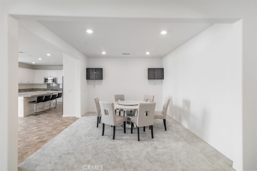 4852 S Jordan Avenue