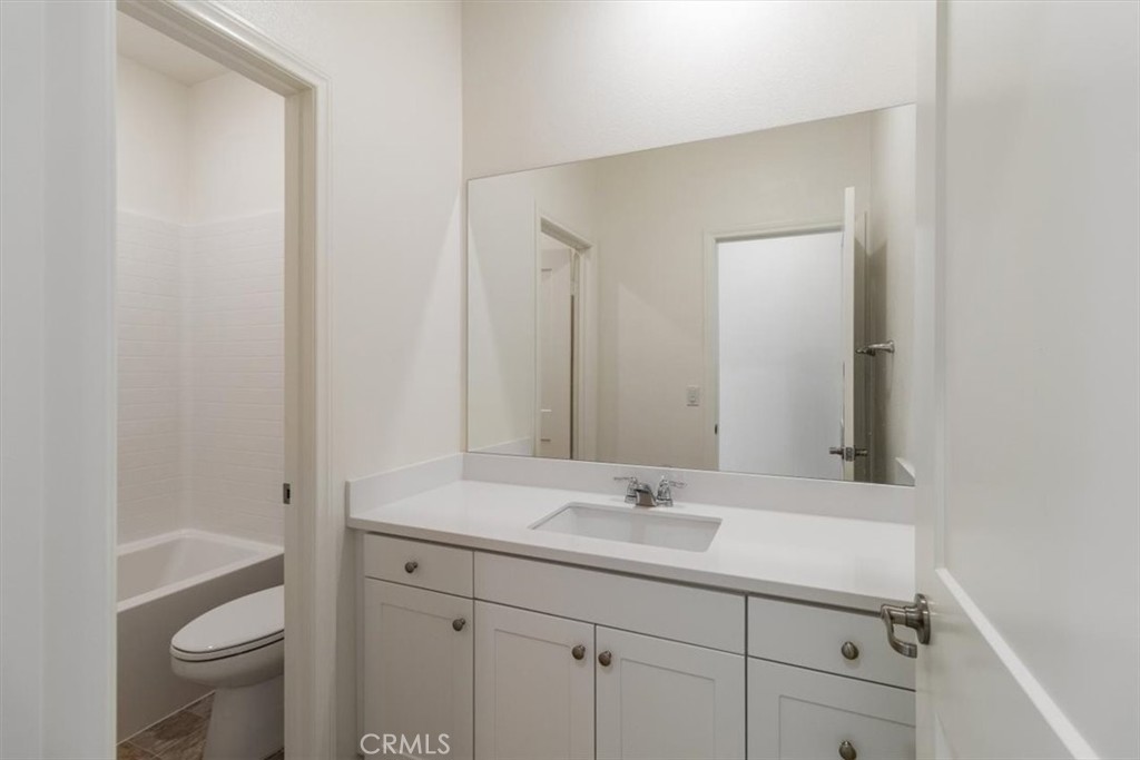 4852 S Jordan Avenue