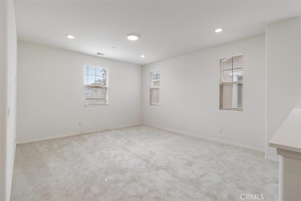 4852 S Jordan Avenue