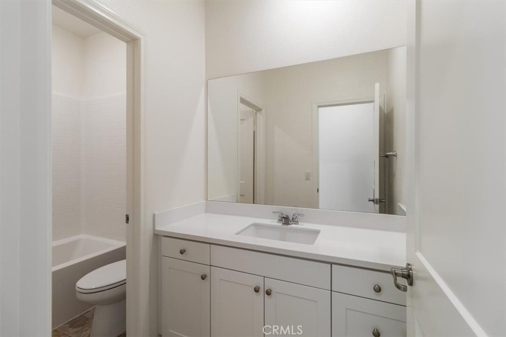 4852 S Jordan Avenue