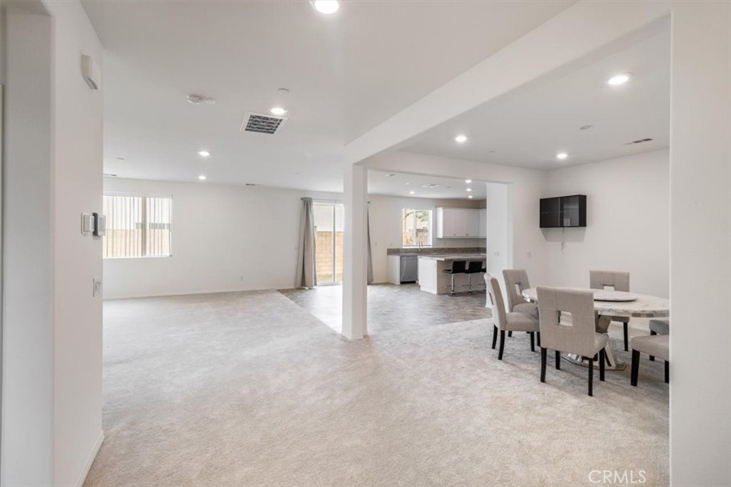 4852 S Jordan Avenue