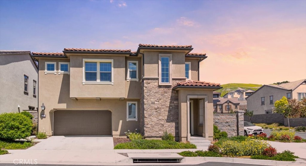 1901 Aliso Canyon Drive