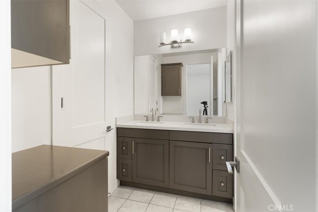 1901 Aliso Canyon Drive