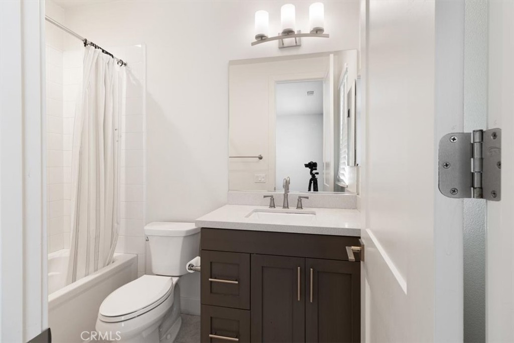 1901 Aliso Canyon Drive