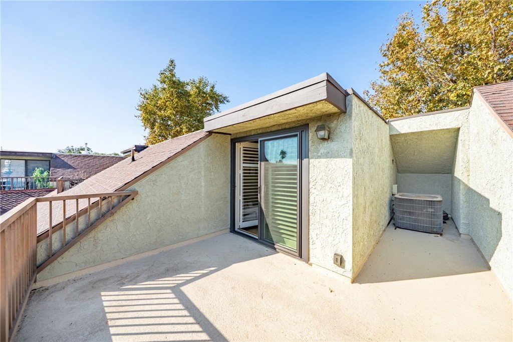 330 Cordova Street 301