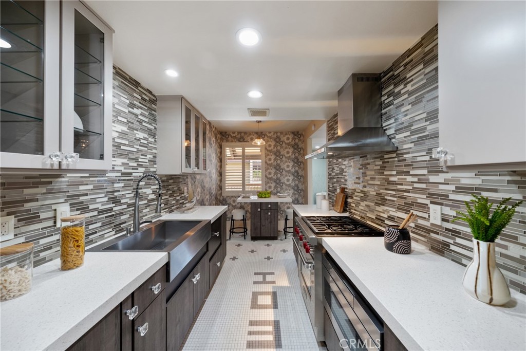 330 Cordova Street 301