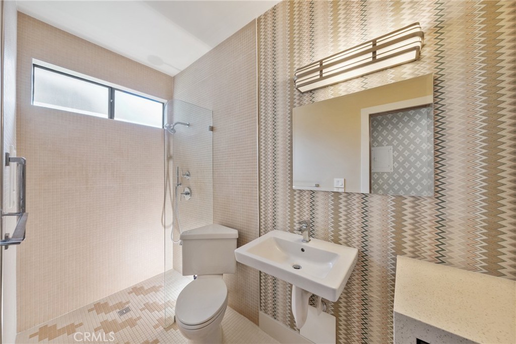 330 Cordova Street 301