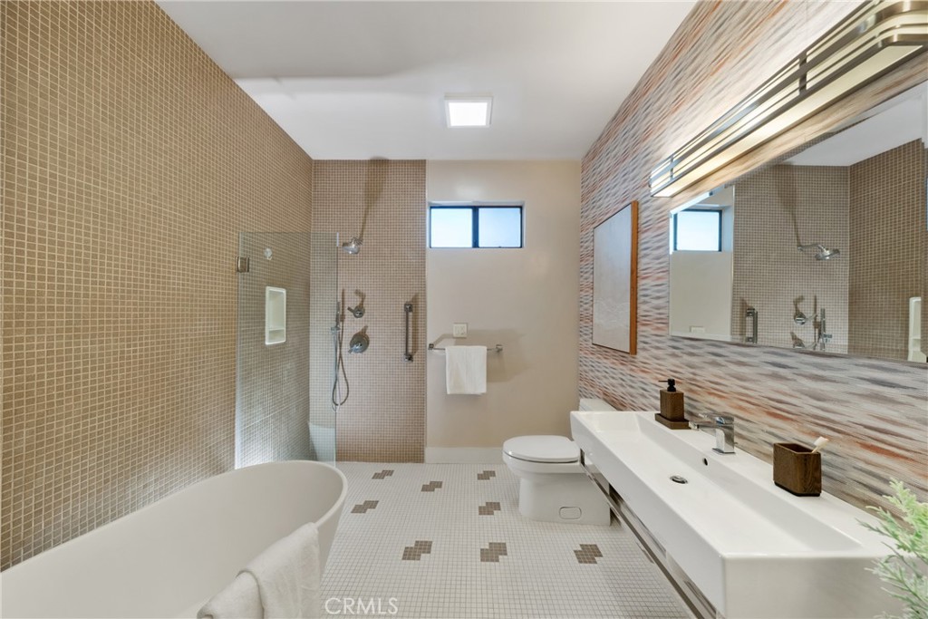 330 Cordova Street 301