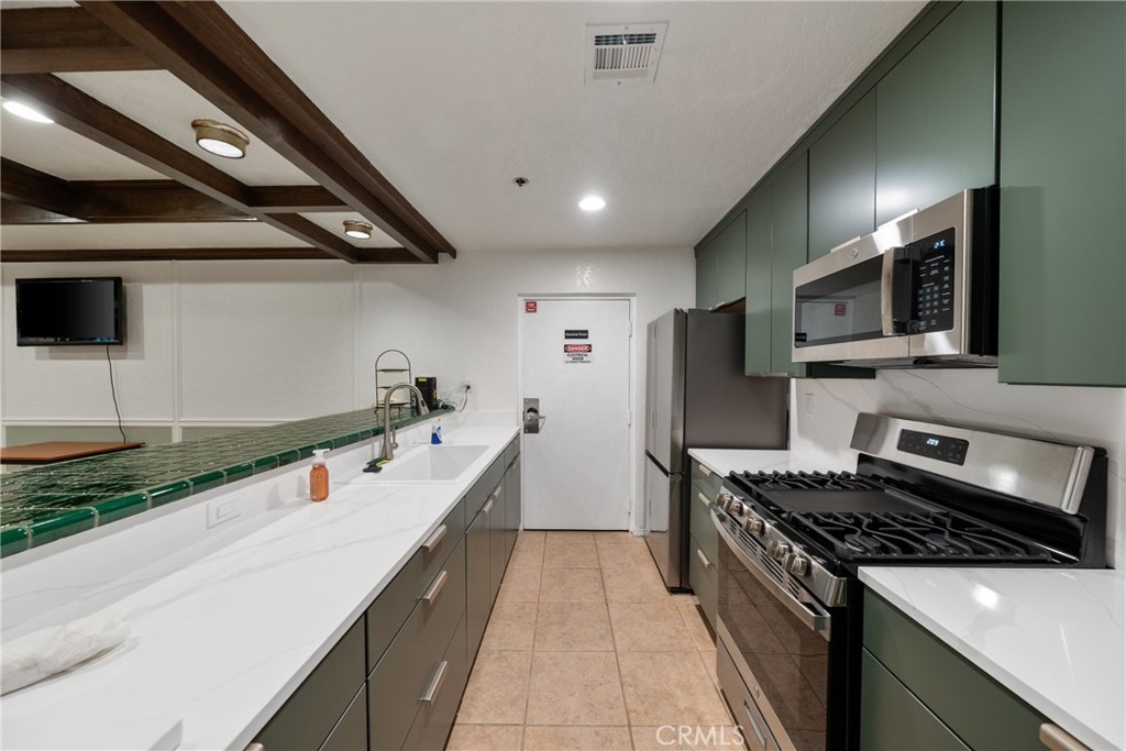 330 Cordova Street 301