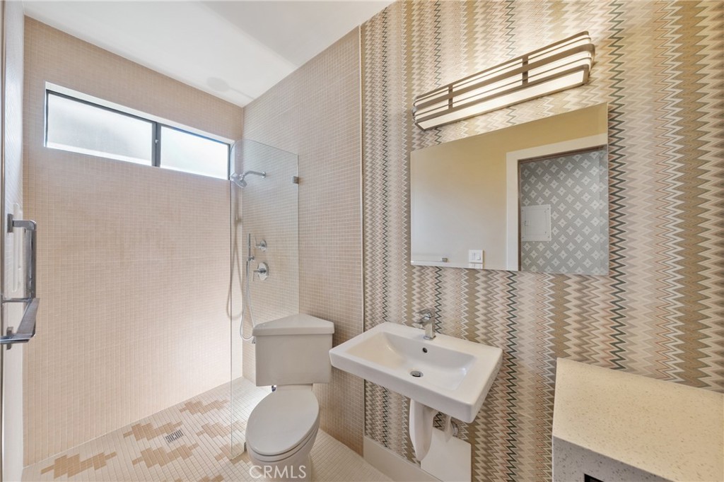 330 Cordova Street 301