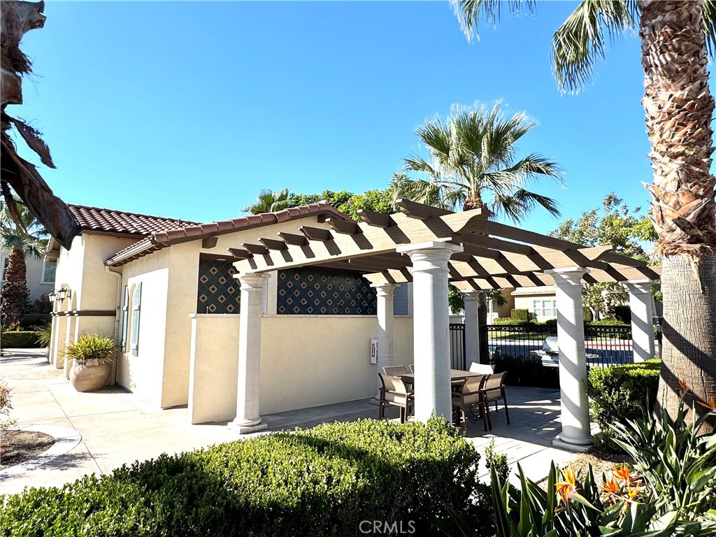 5962 Silveira Street