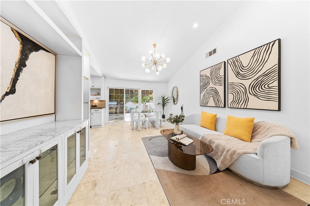 1364 Calle Caballero