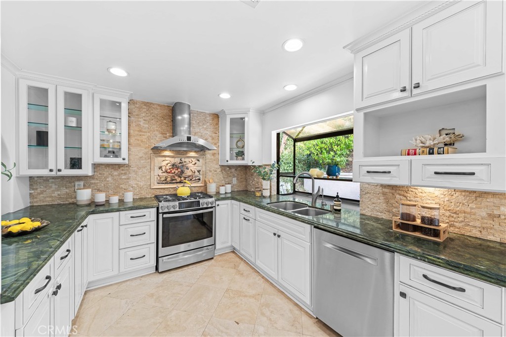 1364 Calle Caballero