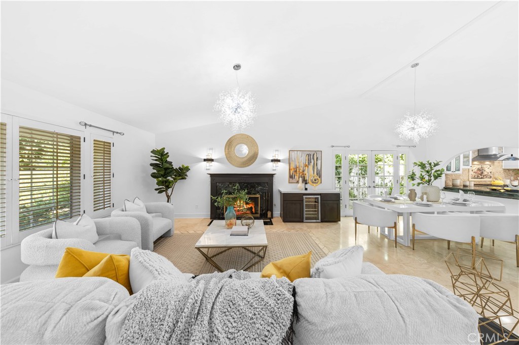 1364 Calle Caballero