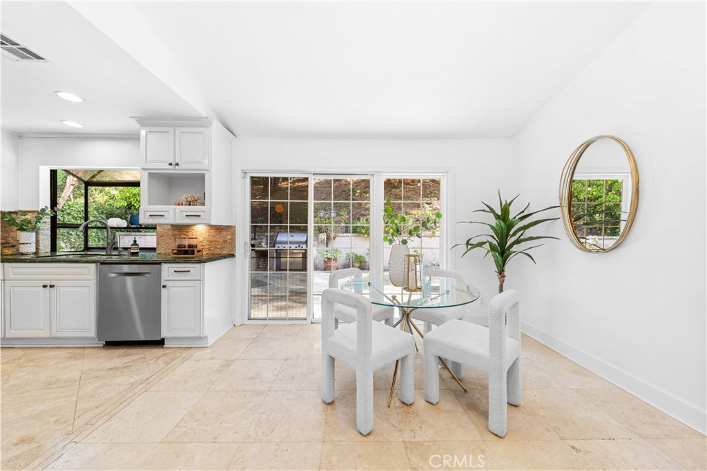 1364 Calle Caballero