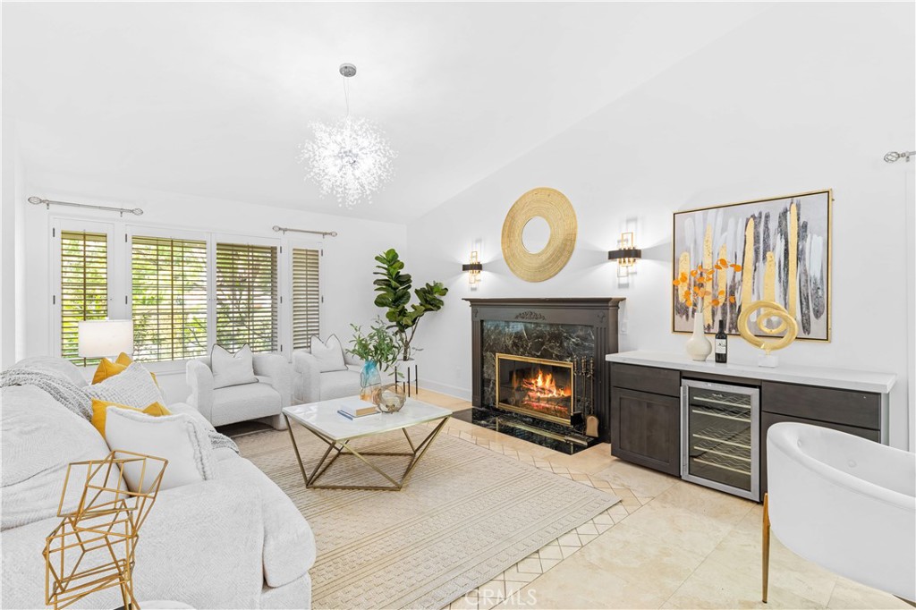 1364 Calle Caballero