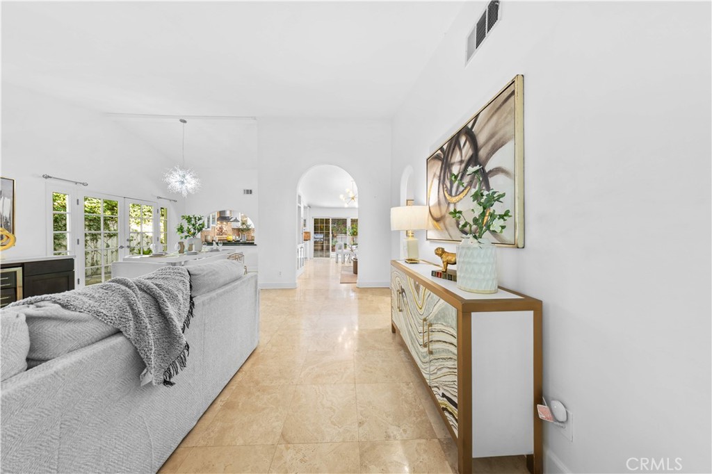 1364 Calle Caballero