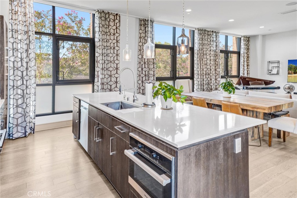 820 Mission Street 100