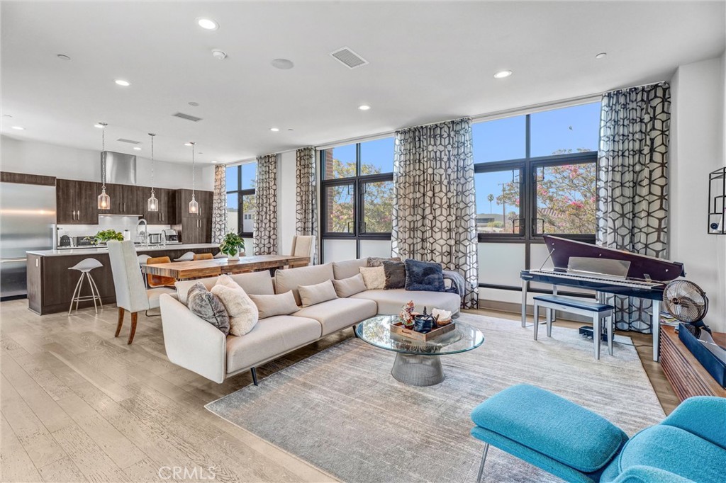 820 Mission Street 100