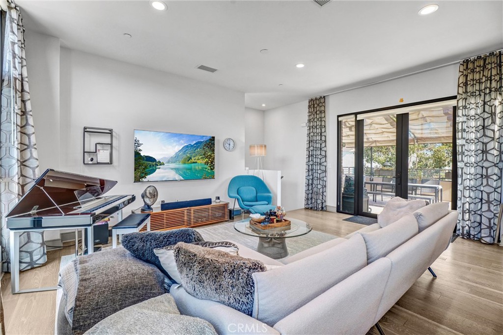 820 Mission Street 100