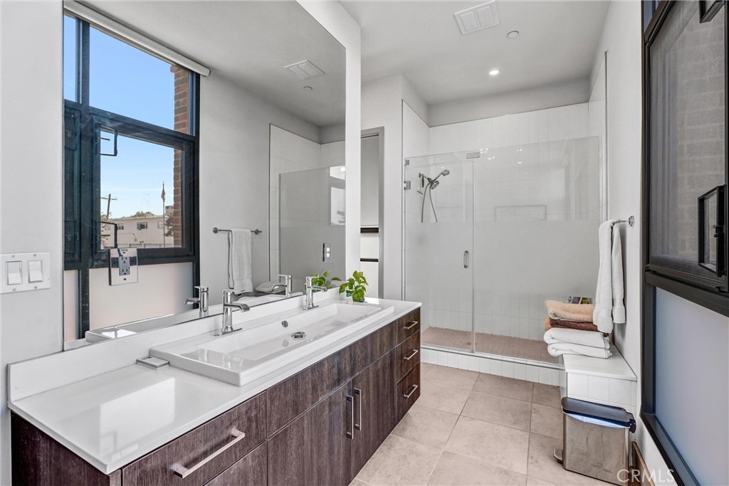 820 Mission Street 100