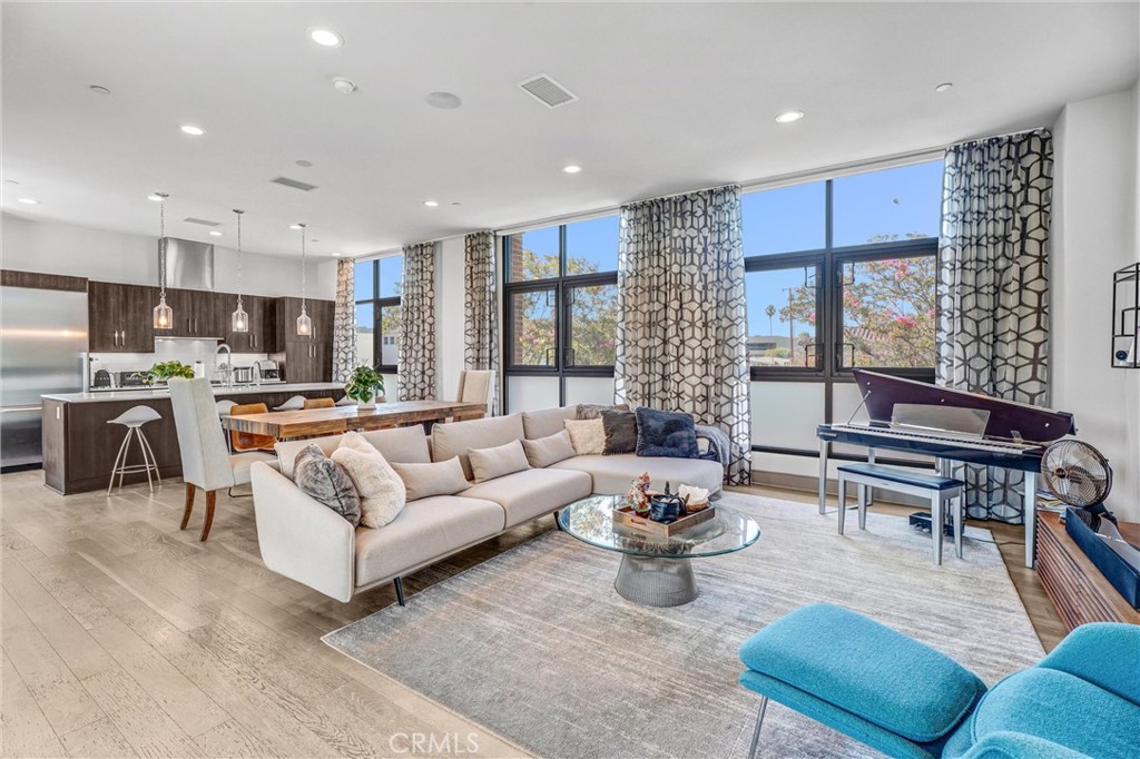 820 Mission Street 100