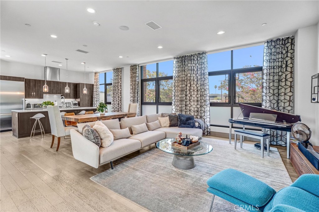 820 Mission Street 100