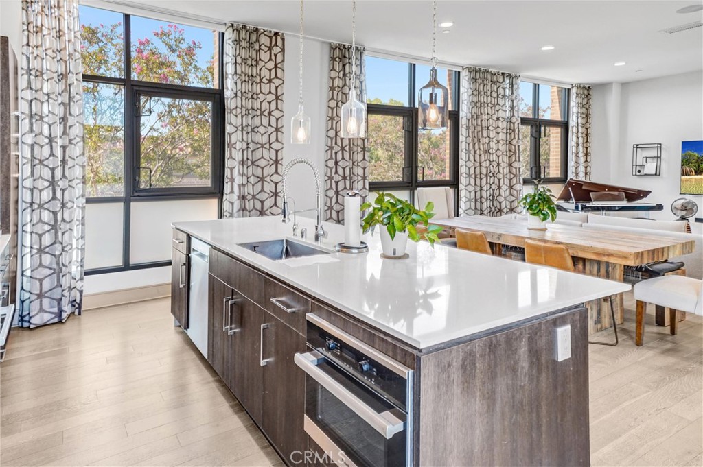 820 Mission Street 100