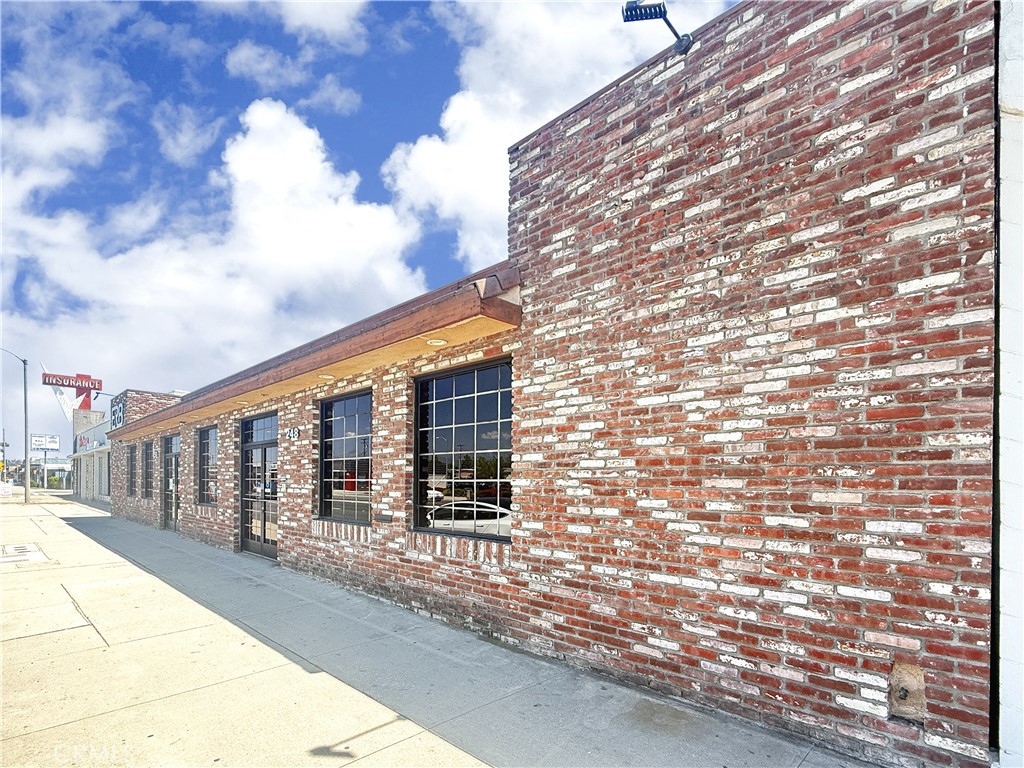 248 E Rowland Street