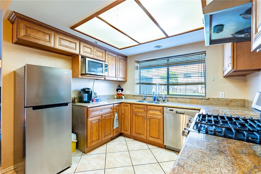 369 E Phillips Boulevard