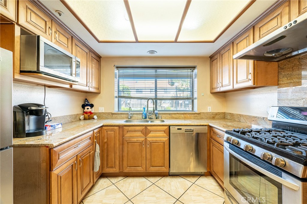 369 E Phillips Boulevard