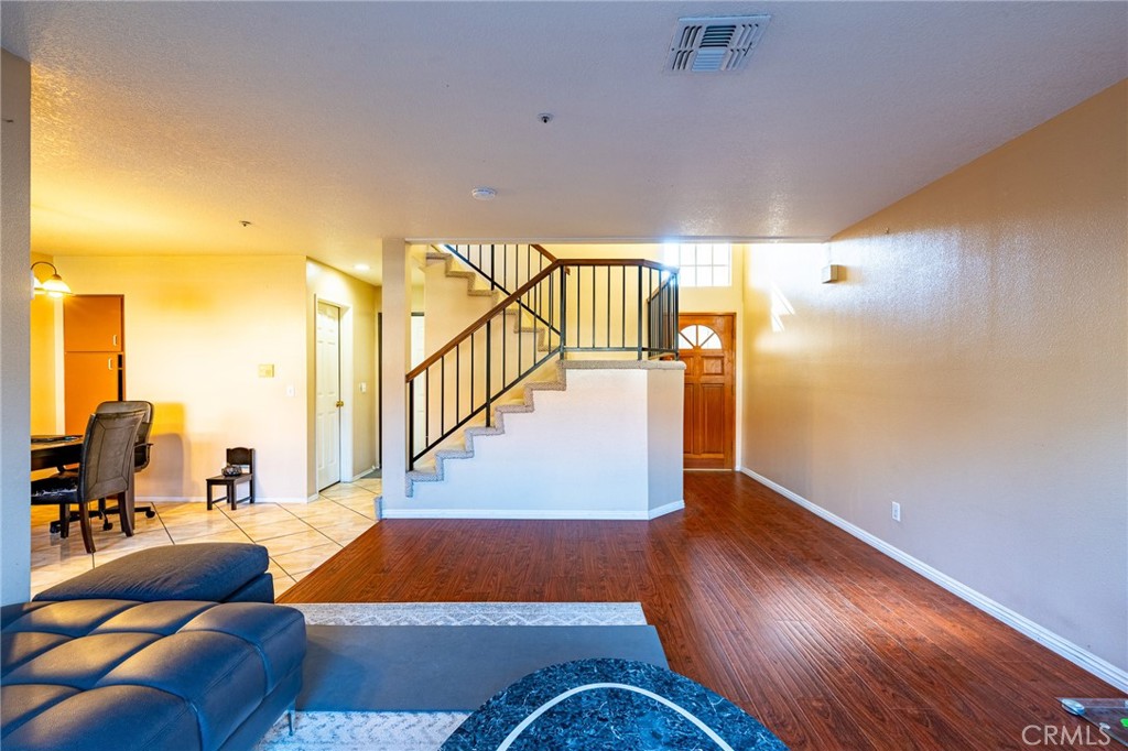 369 E Phillips Boulevard