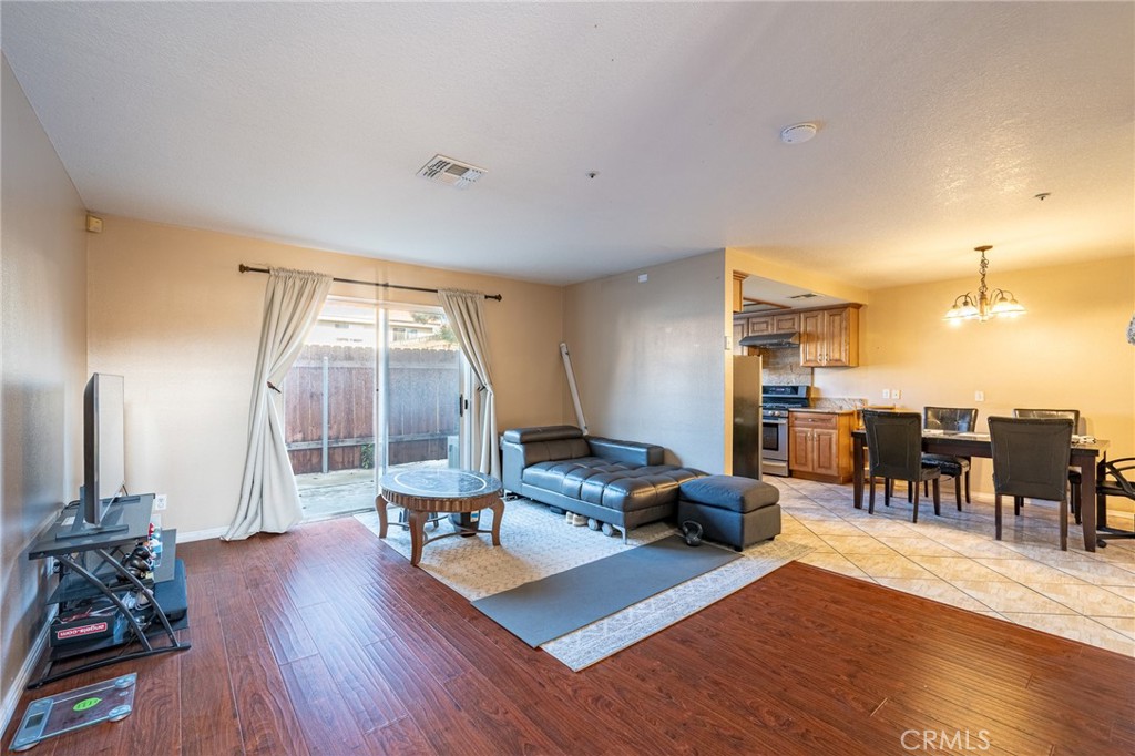 369 E Phillips Boulevard