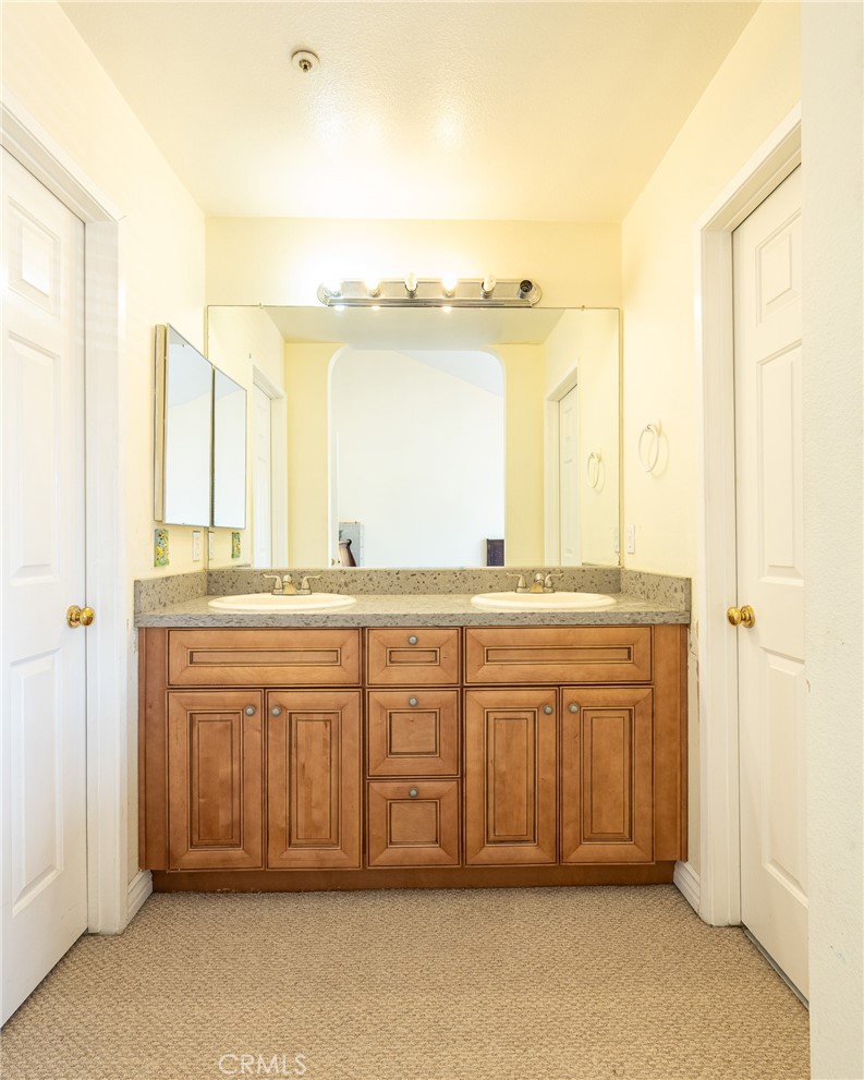 369 E Phillips Boulevard