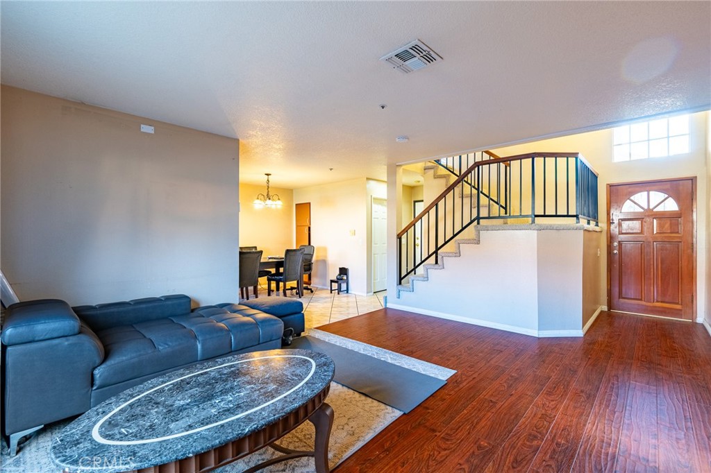 369 E Phillips Boulevard