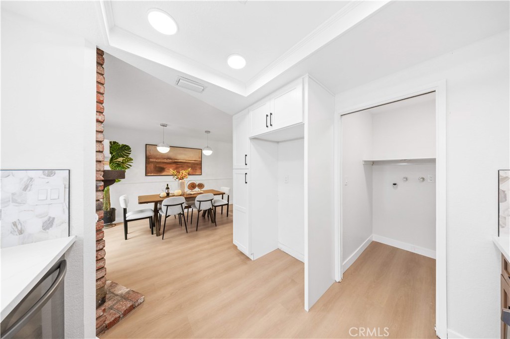 409 W Mountain View 6