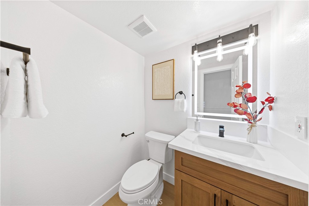 409 W Mountain View 6