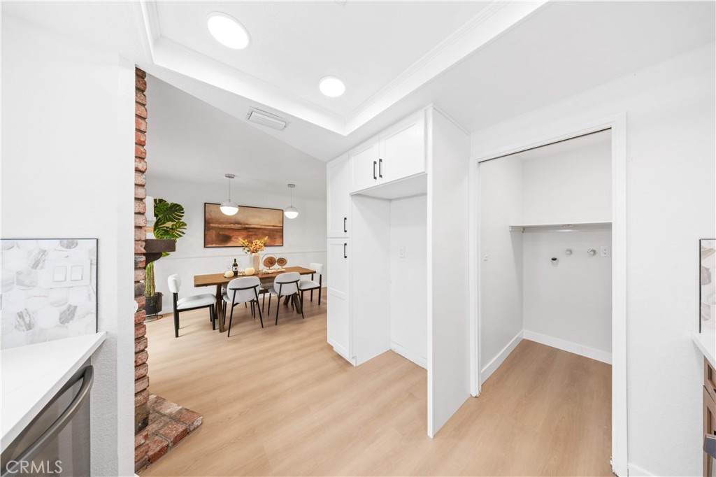 409 W Mountain View 6