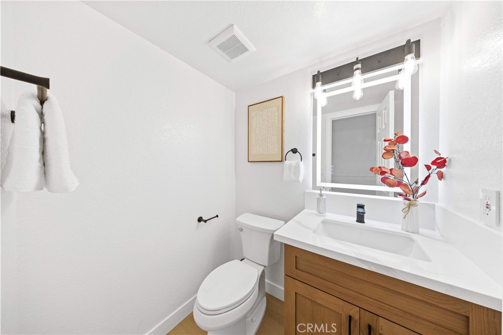 409 W Mountain View 6