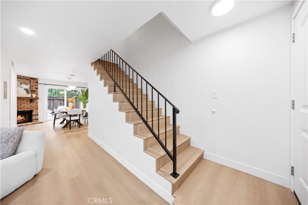 409 W Mountain View 6