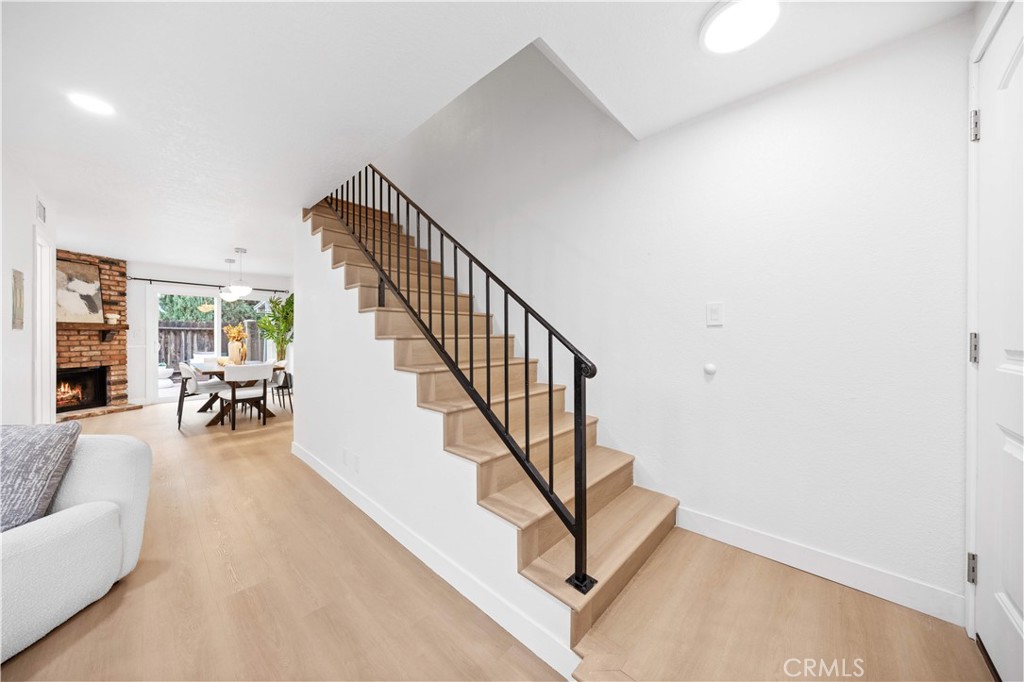 409 W Mountain View 6