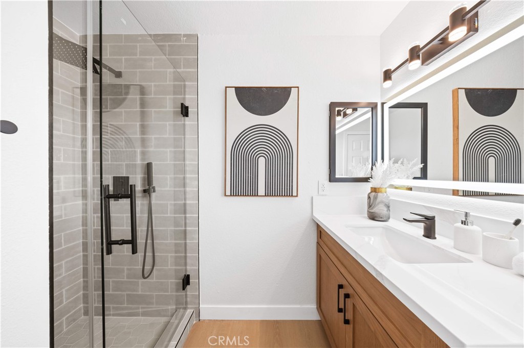 409 W Mountain View 6